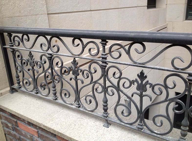 上海鐵藝護(hù)欄