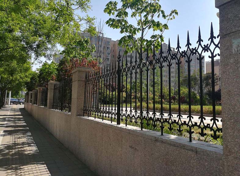 安吉鐵藝護(hù)欄